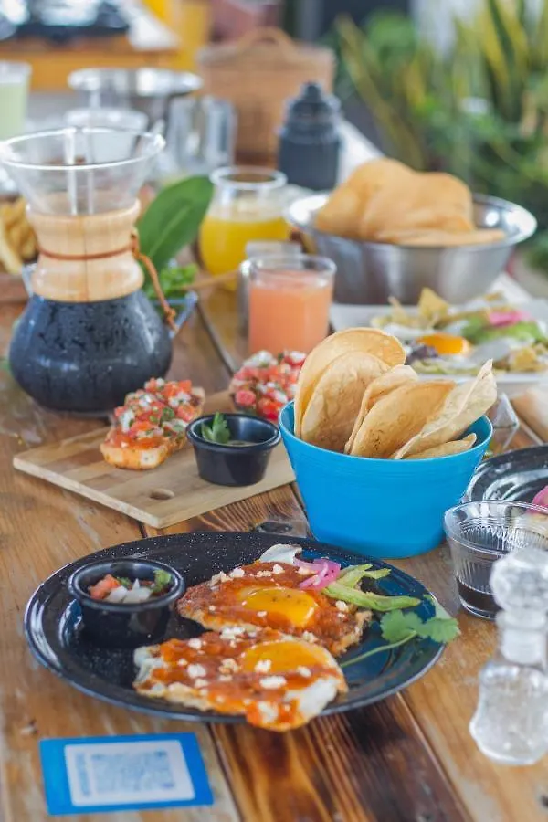 Straw Hat Hostel & Rooftop Bar Tulum