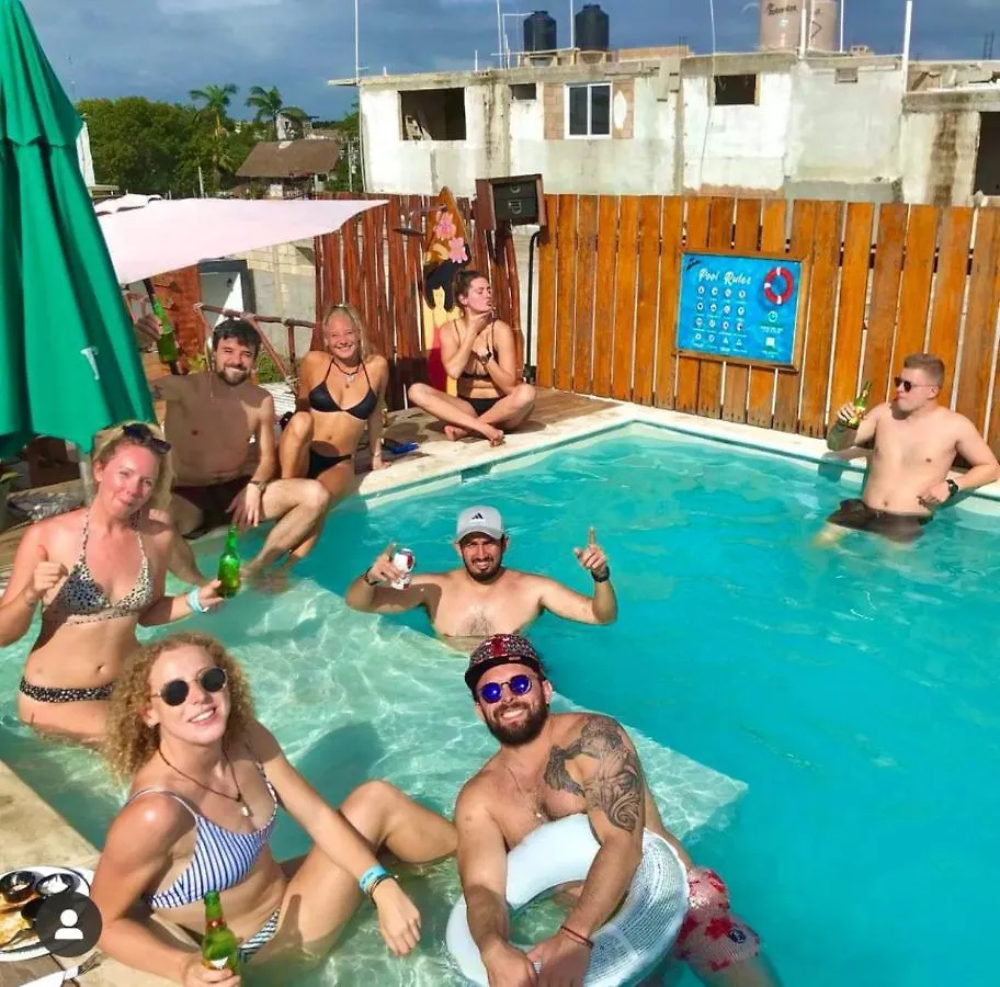 Straw Hat Hostel & Rooftop Bar Tulum